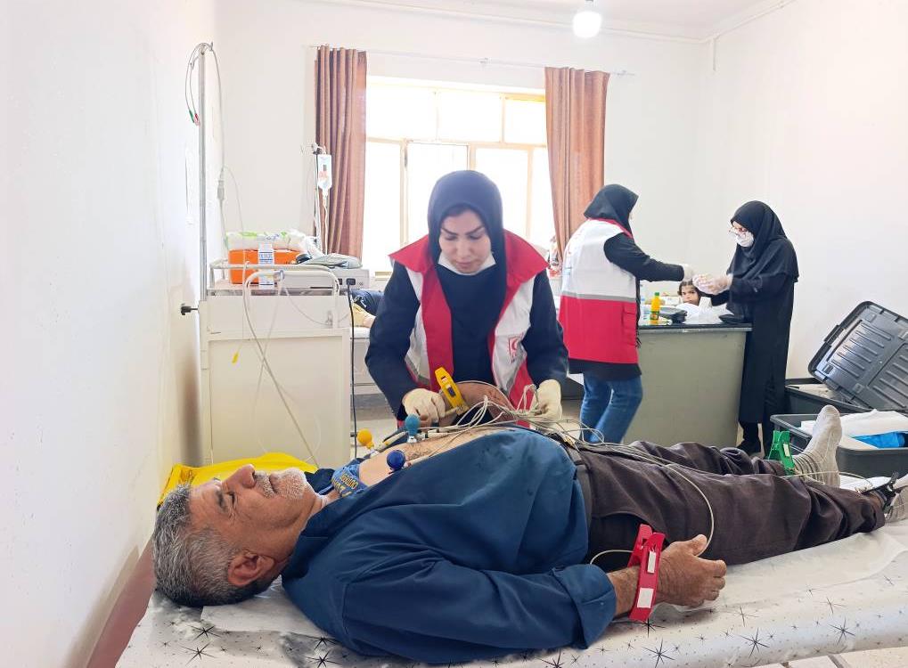 ارائه ۱۳۰۰ خدمت رایگان بهداشتی، درمانی، دارویی و توانبخشی به مناطق روستایی دنا همزمان با هفته هلال احمر
