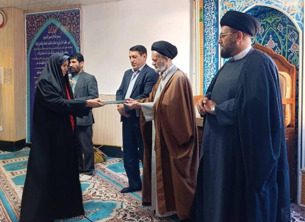 تجلیل از سفیران آگاهی و ارتباطات در ستاد جمعیت هلال‌احمر استان کهگیلویه و بویراحمد