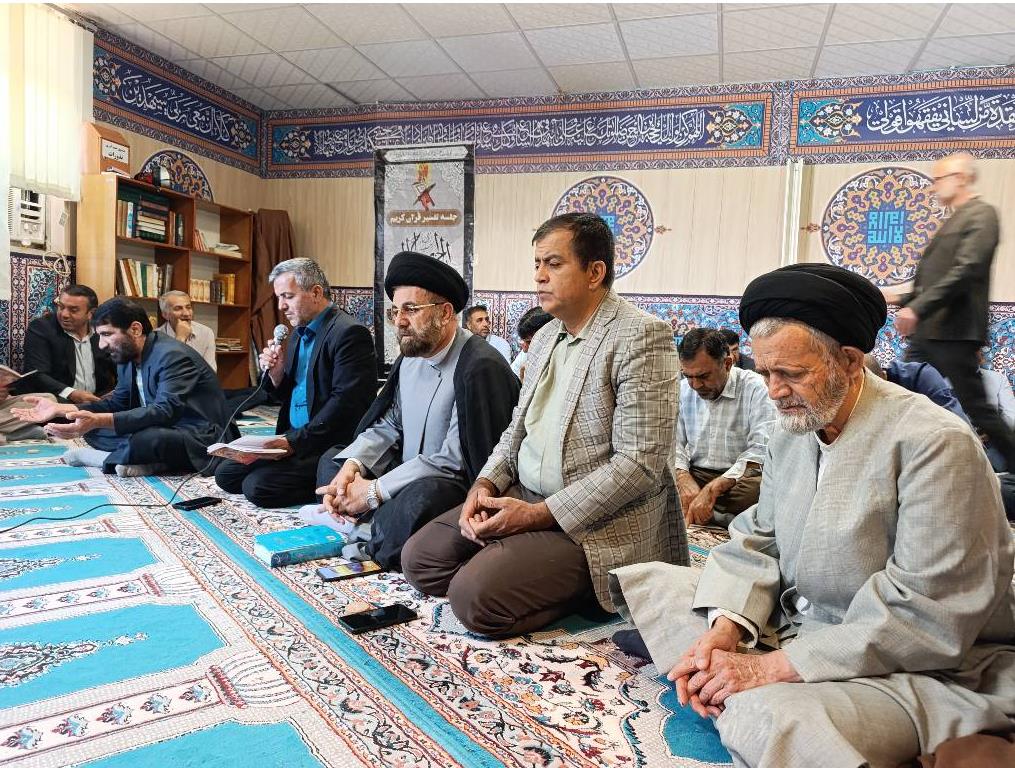 برگزاری مراسم پرفیض زیارت عاشورا بمناسبت ولادت امام هادی (ع) در ستاد جمعیت هلال‌احمر استان کهگیلویه و بویراحمد